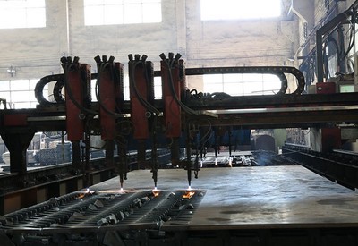 Máquina de corte por llama CNC (puede cortar láminas de acero al carbono de 30 mm de espesor)